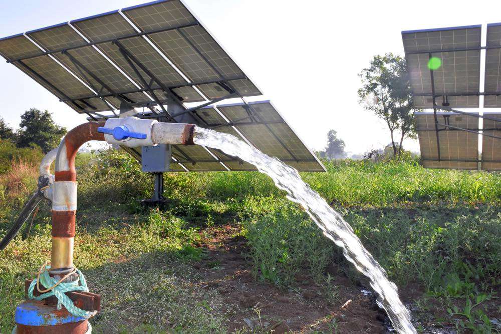 Sistema de riego agrícola impulsado por energía solar
